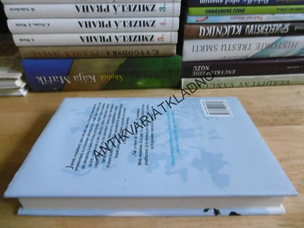 KNOFLÍKOVÁ VÁLKA, LOUIS PERGAUD, **an