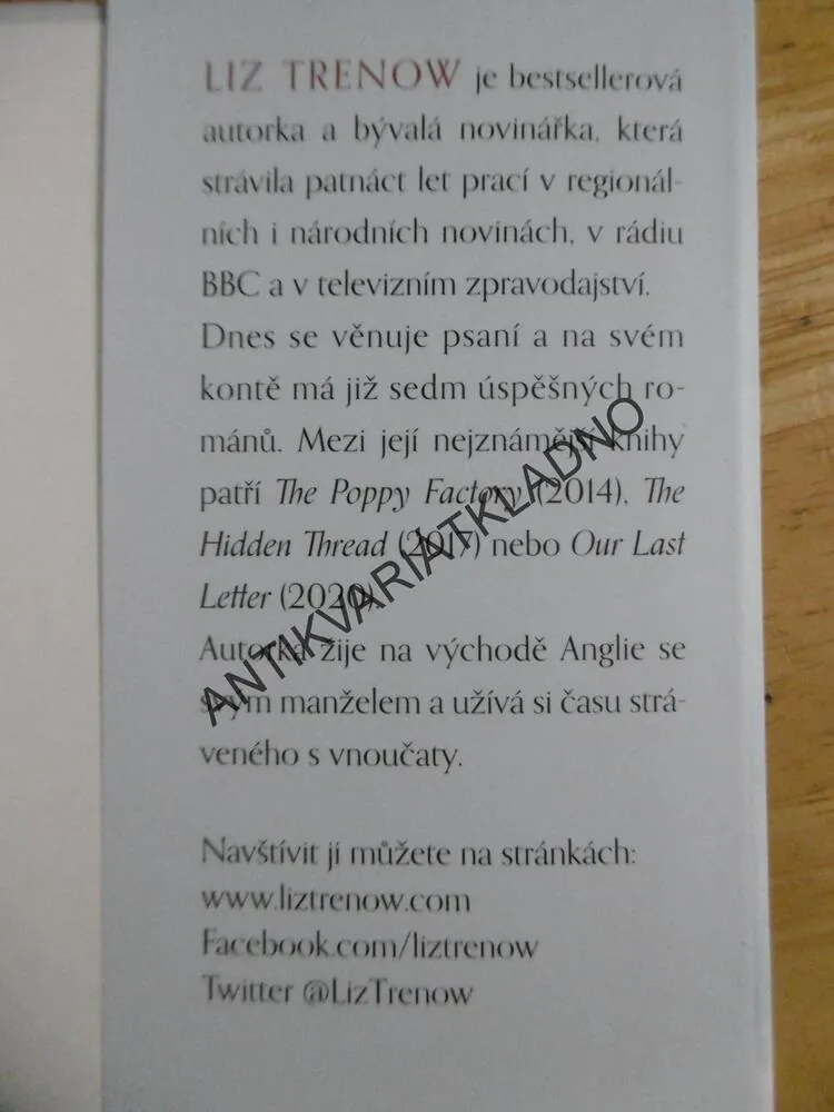 LÁSKA A VÁLKA, LIZ TRENOW, **an