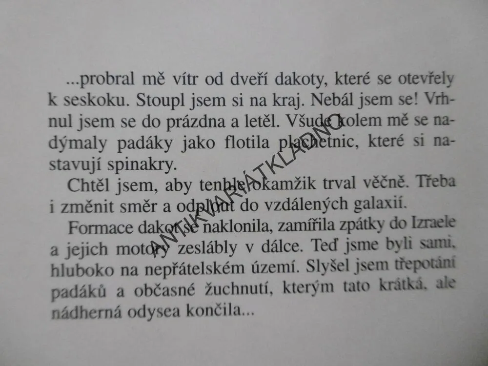 LVI V PRŮSMYKU, LEON URIS, **an