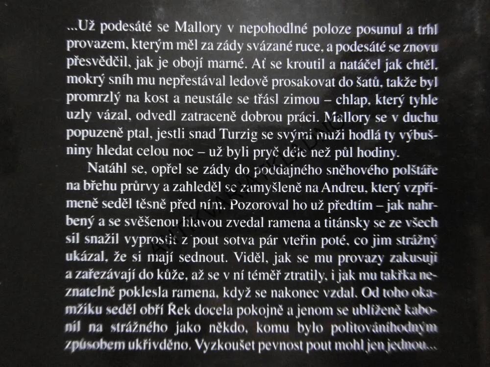 DĚLA Z NAVARONE, ALISTAIR MACLEAN, **an