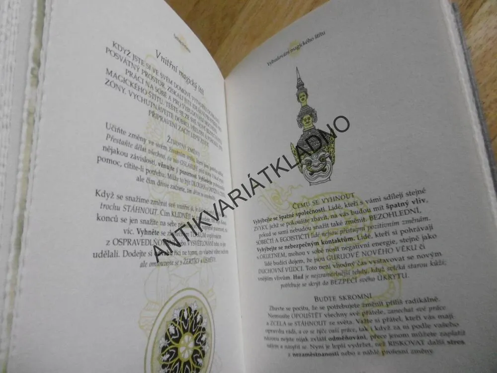 MAGICKÝ ŠTÍT, FRANCIS MELVILLE