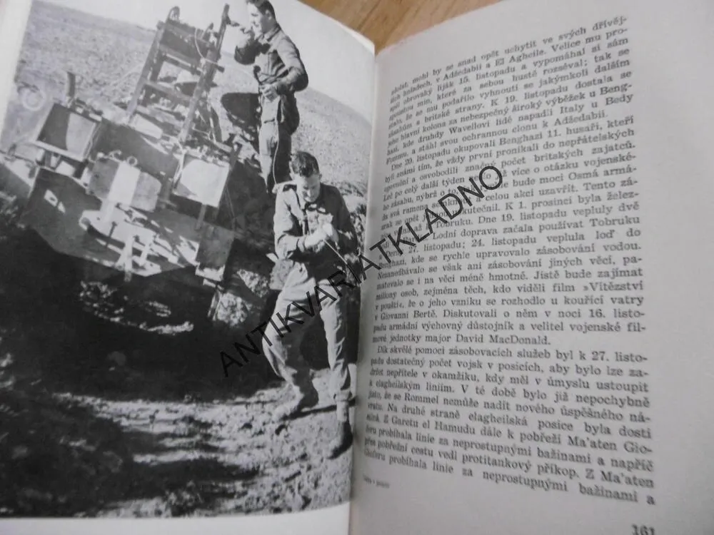 VÁLKA V POUŠTI, ZÁZNAMY BRITSKÝCH ZPRAVODAJŮ, **an