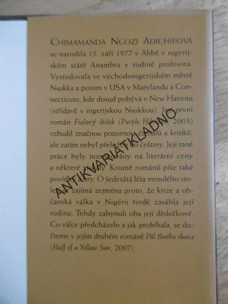 PŮL ŽLUTÉHO SLUNCE, CHIMAMANDA NGOZI ADICHIEOVÁ, **an