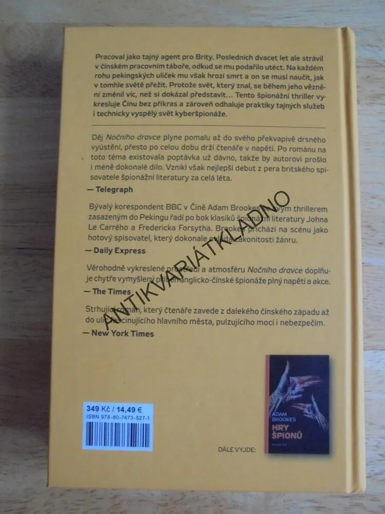 NOČNÍ DRAVEC, ADAM BROOKES, **an