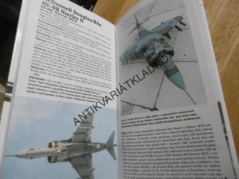 BOJOVÁ LETADLA NATO, ILUSTROVANÝ PRŮVODCE, BILL GUNSTON, **an