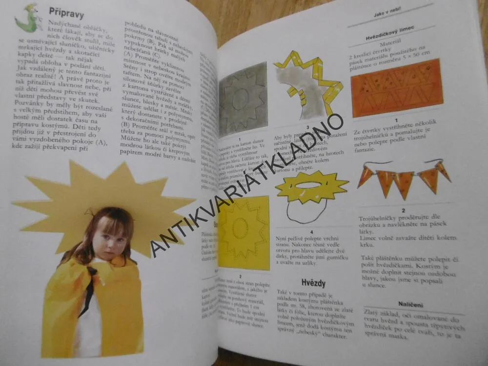 DĚTSKÉ MAŠKARNÍ KOSTÝMY, CAROLA BAUMGARTENOVÁ, VČETNĚ STŘIHŮ, **an
