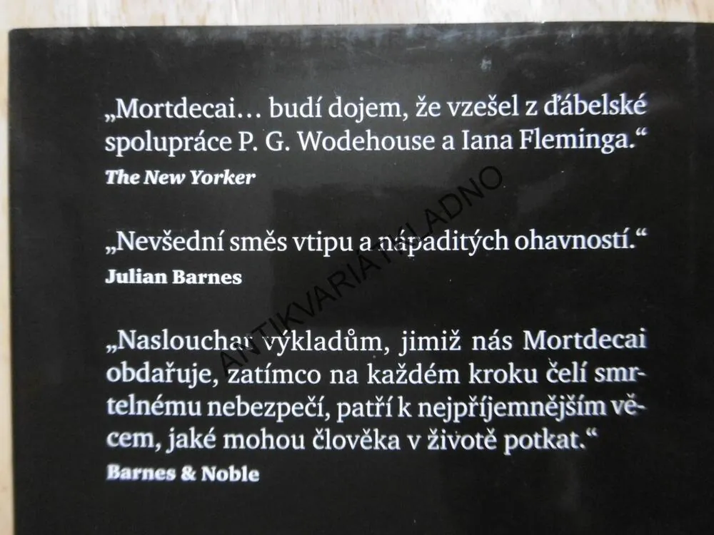 PISTOLE MÁ PŘEDNOST, KYRIL BONFIGLIOLI, **an