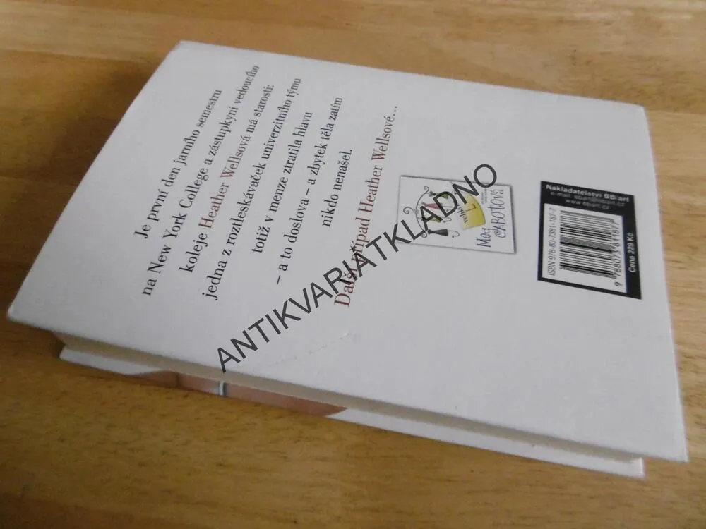VELIKOST XL, KILA NAVÍC PŘIBÝVAJÍ, MEG CABOTOVÁ, **an