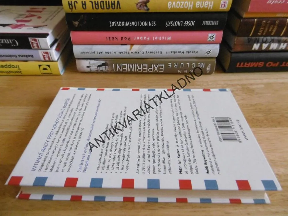 MIMINKO NEBO MANŽEL? IAN KERNER,  **an