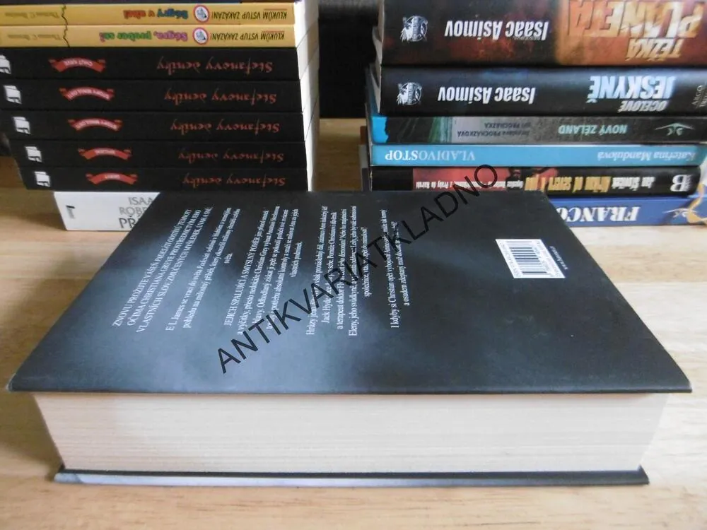 DARKER, E.L. JAMES, PADESÁT ODSTÍNŮ ŠEDI, **an