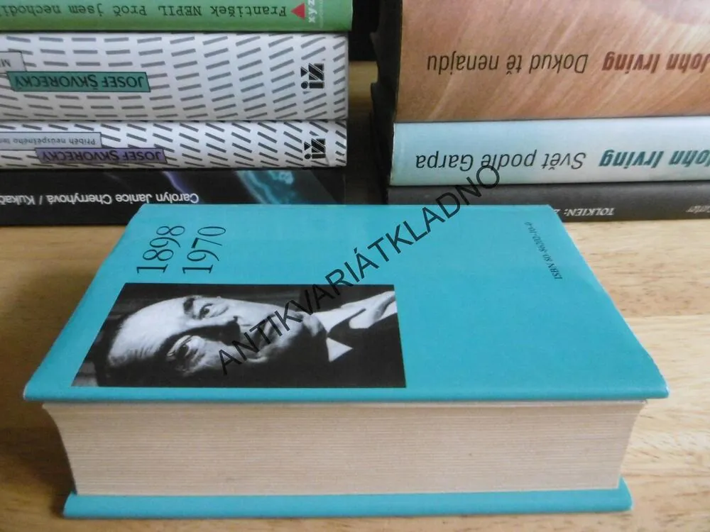 VÍTĚZNÝ OBLOUK, ERICH MARIA REMARQUE, **an