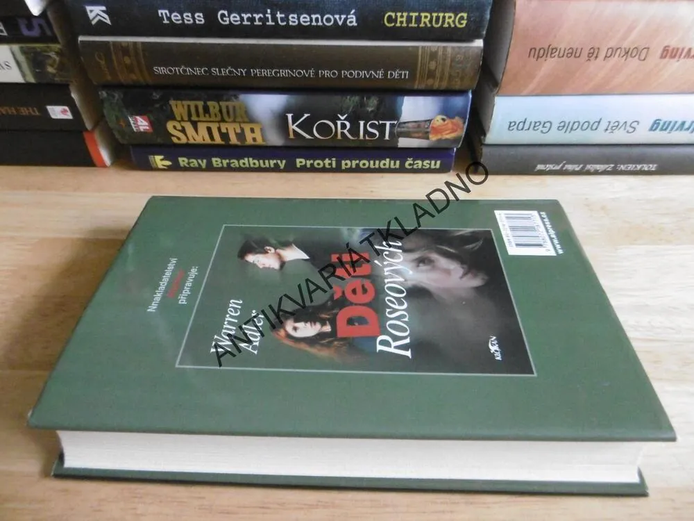 VÁLKA ROSEOVÝCH, WARREN ADLER, **an