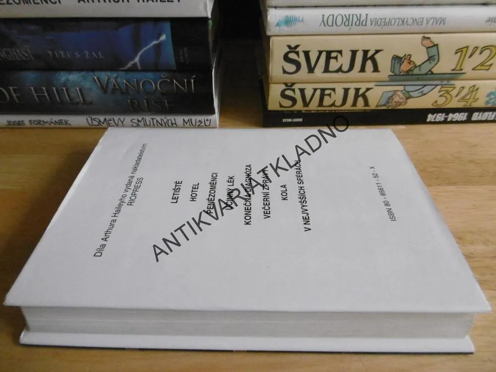 ÚČINNÝ LÉK, ARTHUR HAILEY, **an