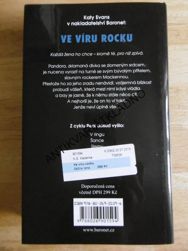 VE VÍRU ROCKU, KATY EVANS, **an