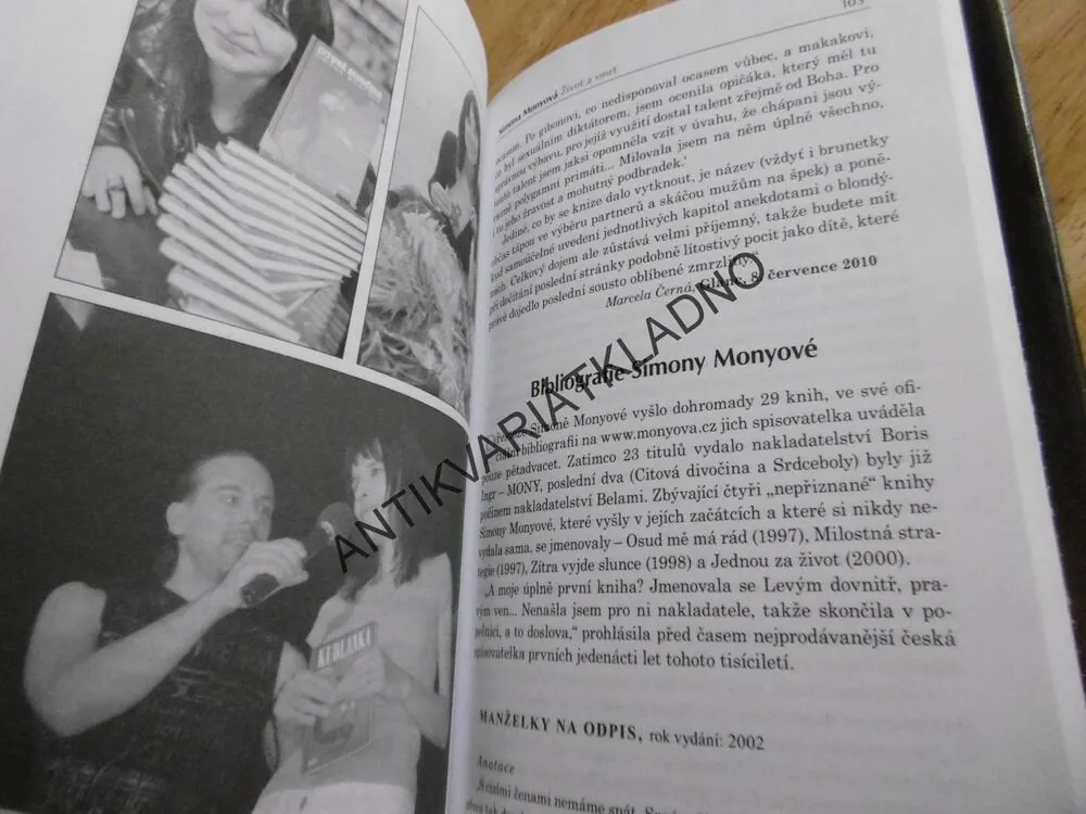 ŽIVOT A SMRT, SIMONA MONYOVÁ, RICHARD SACHER, **an