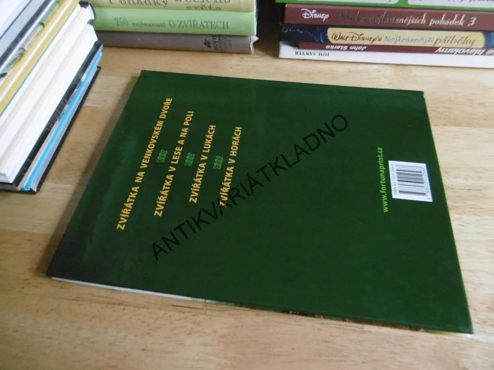JAK SI ŽIJÍ ZVÍŘÁTKA, **an