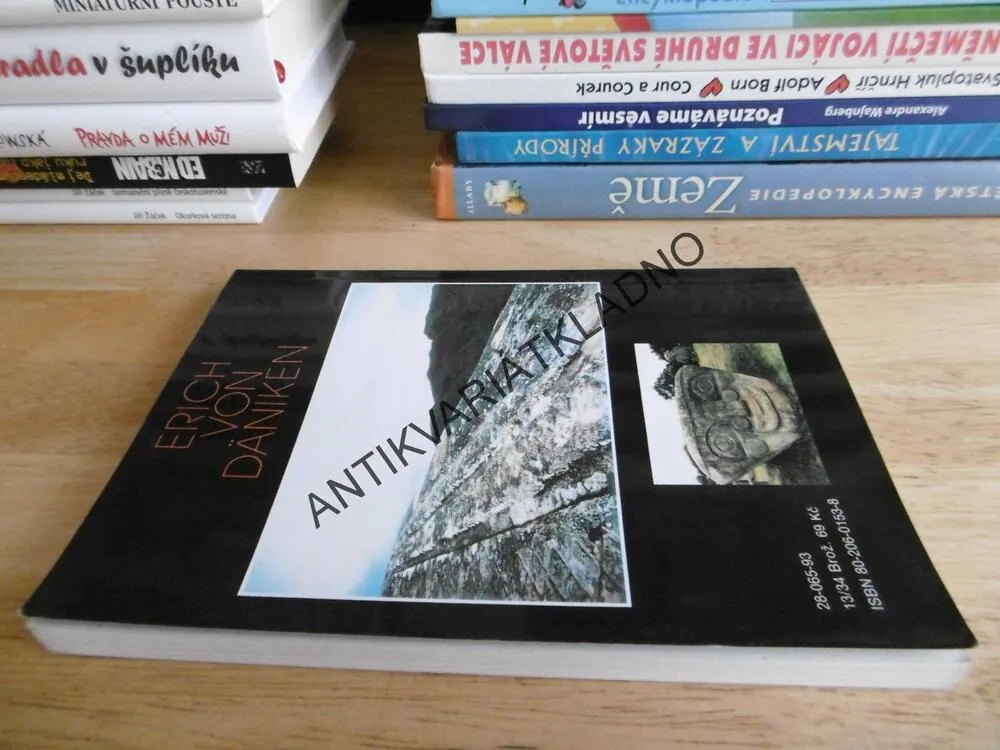 STRATEGIE BOHŮ, ERICH VON DÄNIKEN, **an