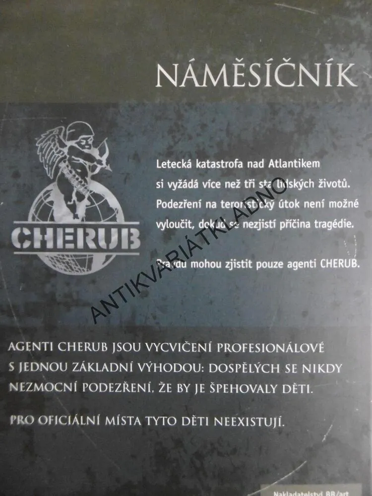 NÁMĚSÍČNÍK, ROBERT MUCHAMORE, **AN