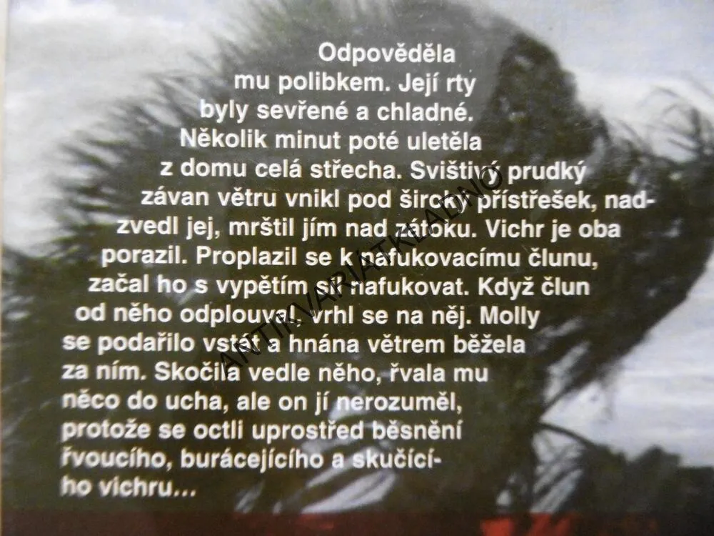 URAGÁN ELLA, JOHN D. MACDONALD, **an