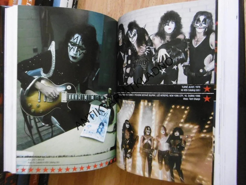 KISS BEZ MASKY, DAVID LEAF, KEN SHARP, , METALOVÁ SKUPINA, **an