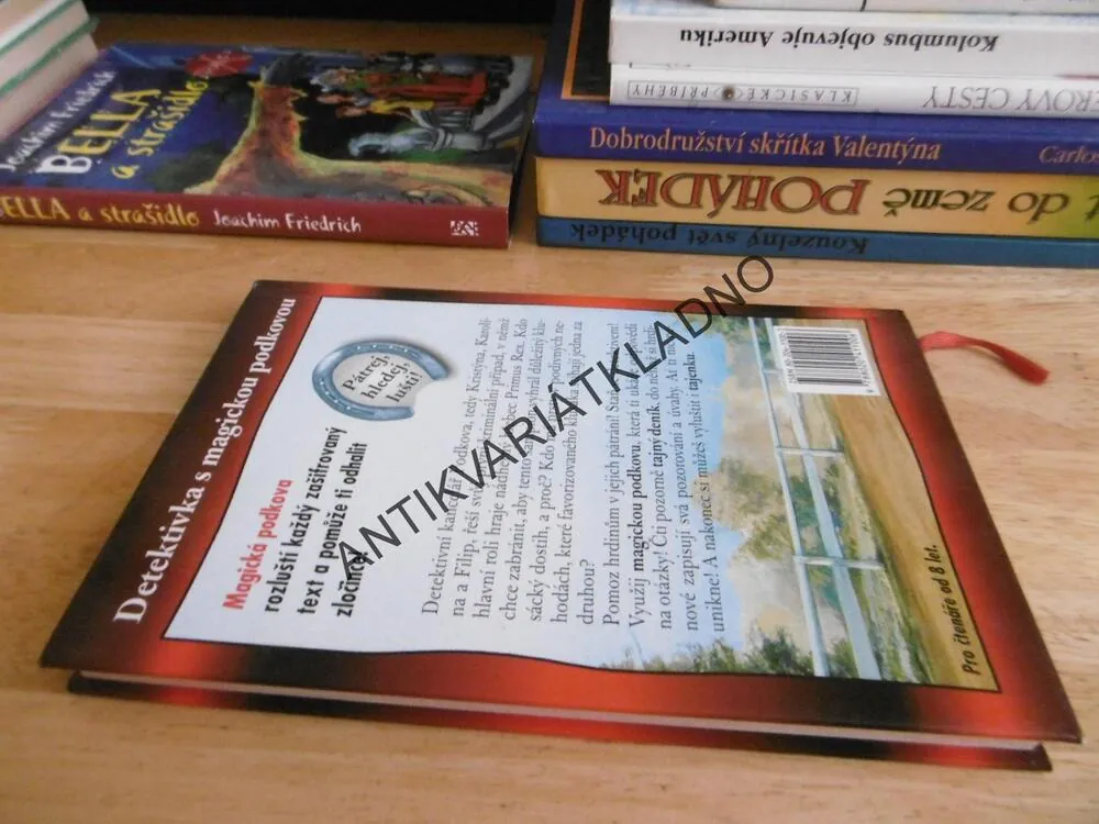 ZLOČIN NA DOSTIHOVÉ DRÁZE, KARIN MULLEROVÁ, **an