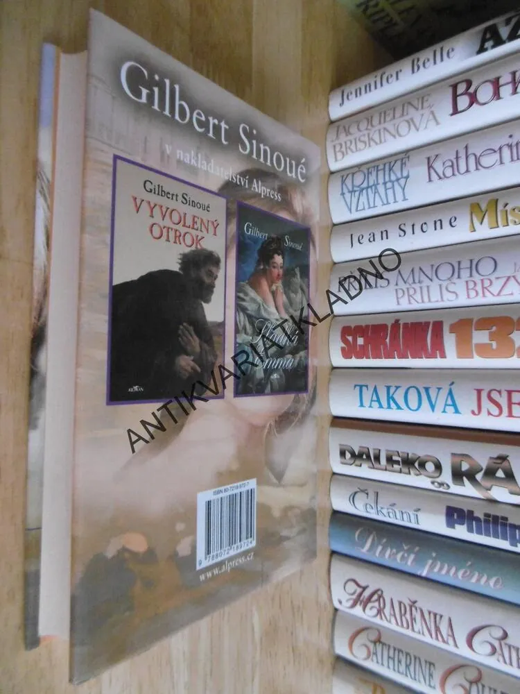 ZLOM ČASU, GILBERT SINOUÉ, **an