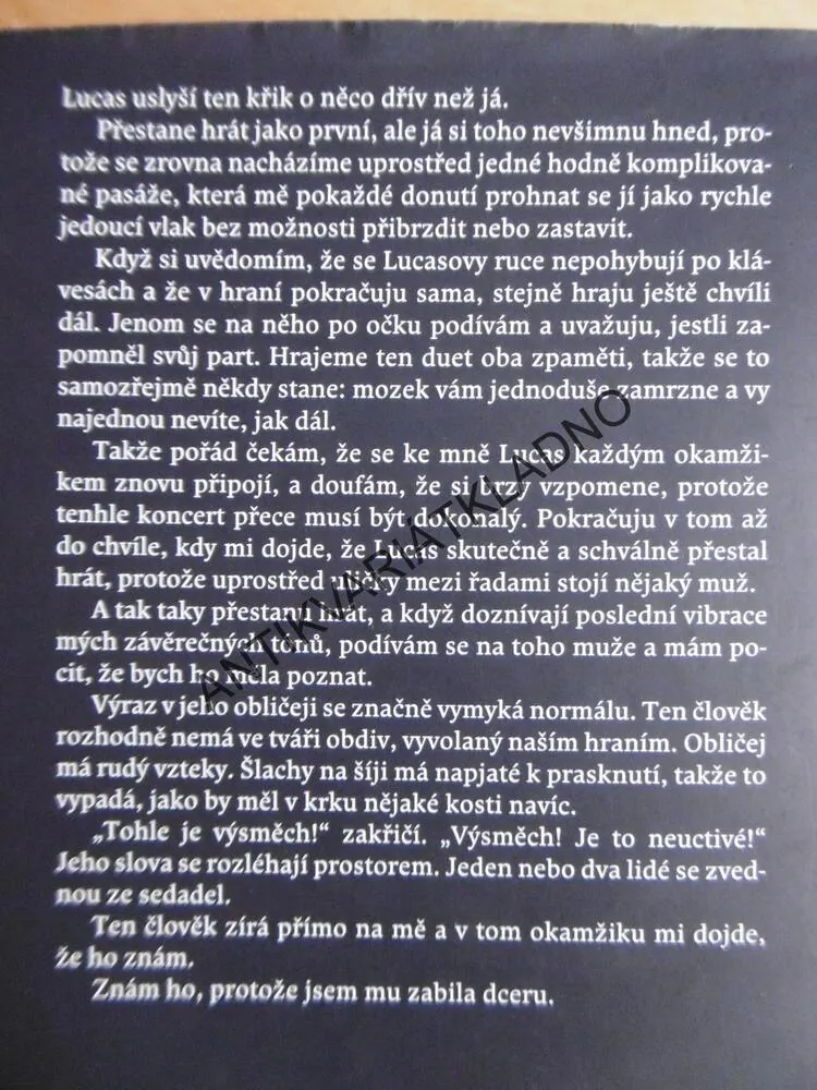 DOKONALÁ, GILLY MACMILLANOVÁ, **an