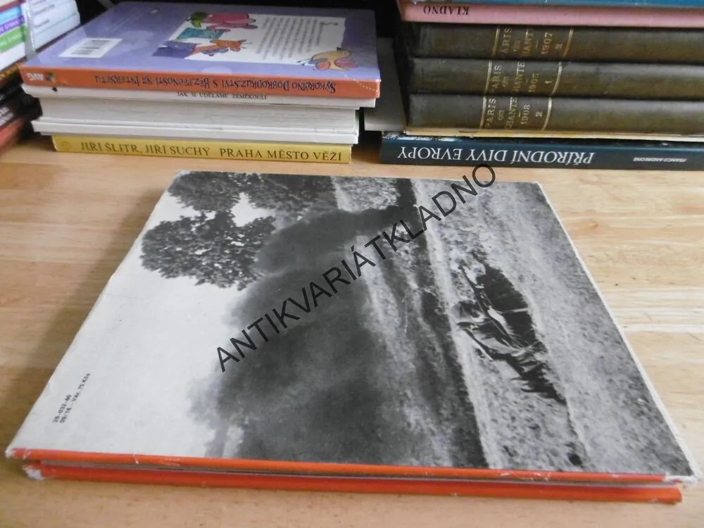 CESTOU SLÁVY, A.V. USTINOV, **an