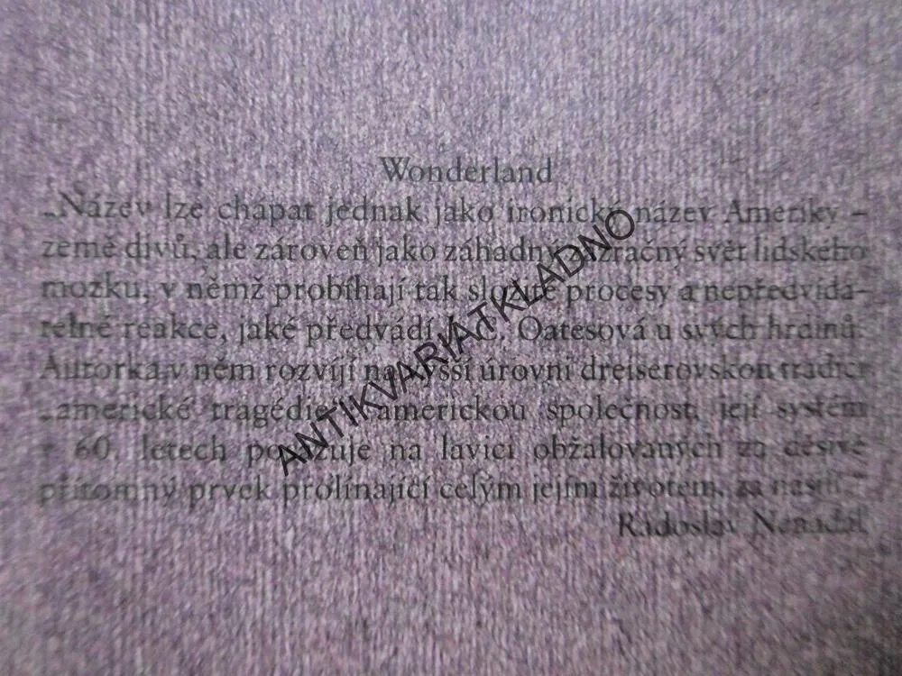ZEMĚ DIVŮ, J.C.OATESOVÁ, **an