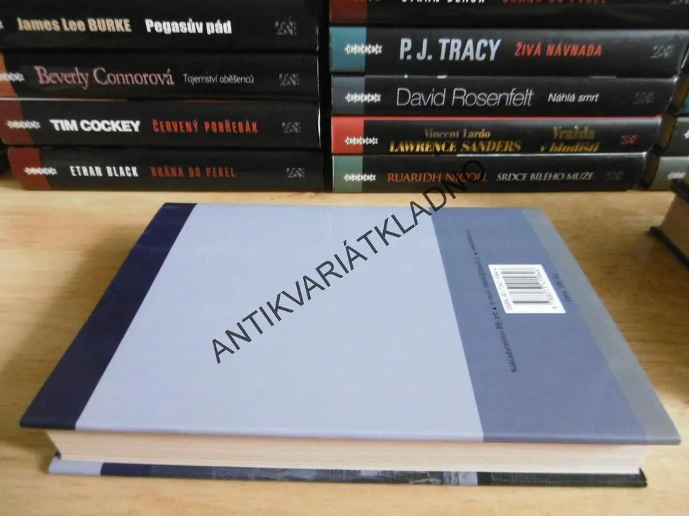 SMRT V NEW YORKU, STUART WOODS, **an