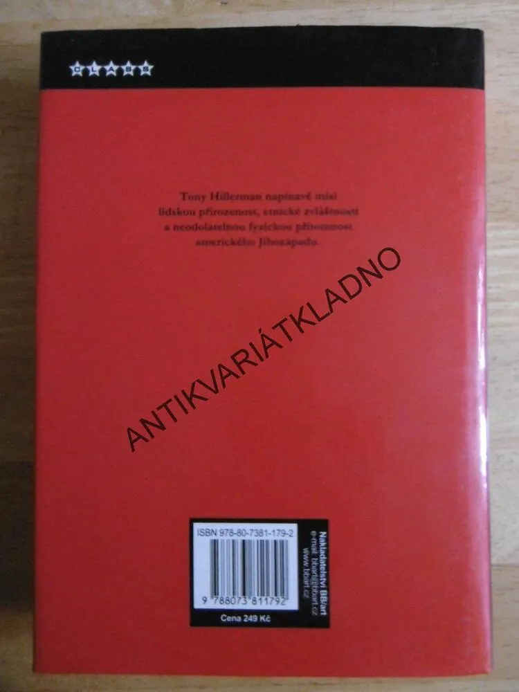 MLUVÍCÍ BŮH, TONY HILLERMAN, **an