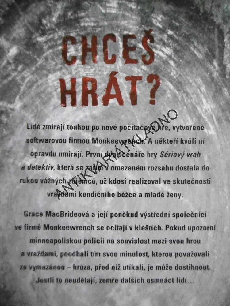 CHCEŠ HRÁT?, P. J. TRACY, **an