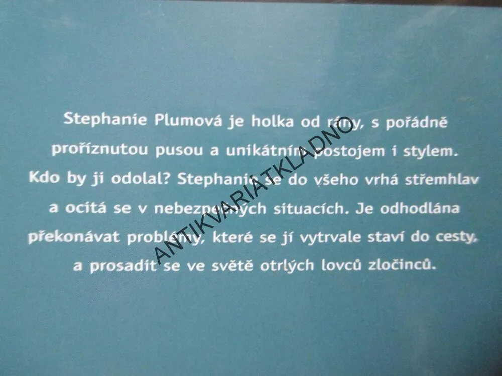 NEŽ BYS DO TŘÍ NAPOČÍTAL, JANET EVANOVICH, **an