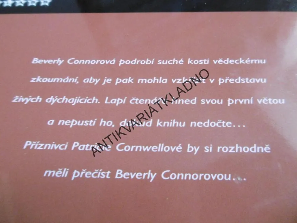 TAJEMSTVÍ OBĚŠENCŮ, BEVERLY CONNOROVÁ, **an
