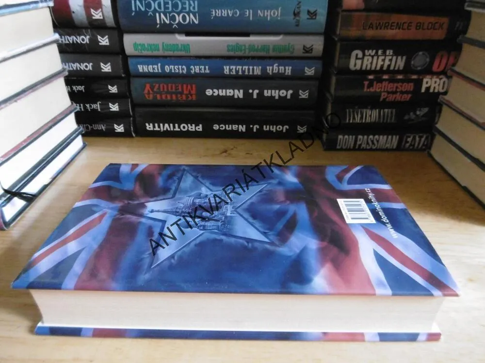 ZLO Z KREMLU, JOHN LAWTON, **an