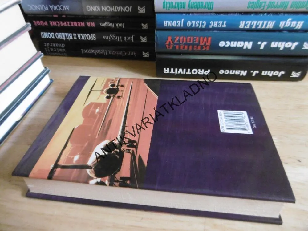 NEBEZPEČNÝ LET, JOHN J. NANCE, **an