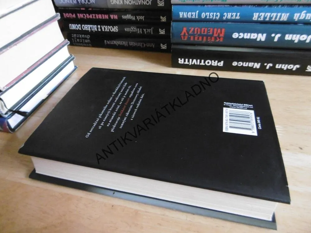 DELIKÁTNÍ DEXTER, JEFF LINDSAY, **an