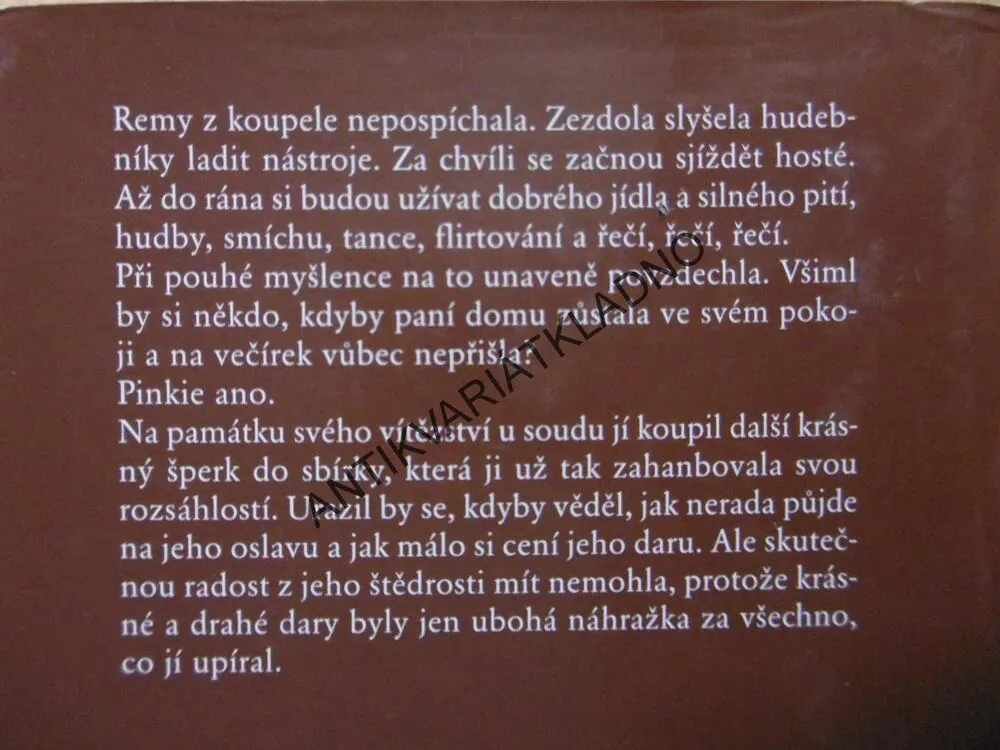 TUČNÉ ÚTERÝ, SANDRA BROWN, **an