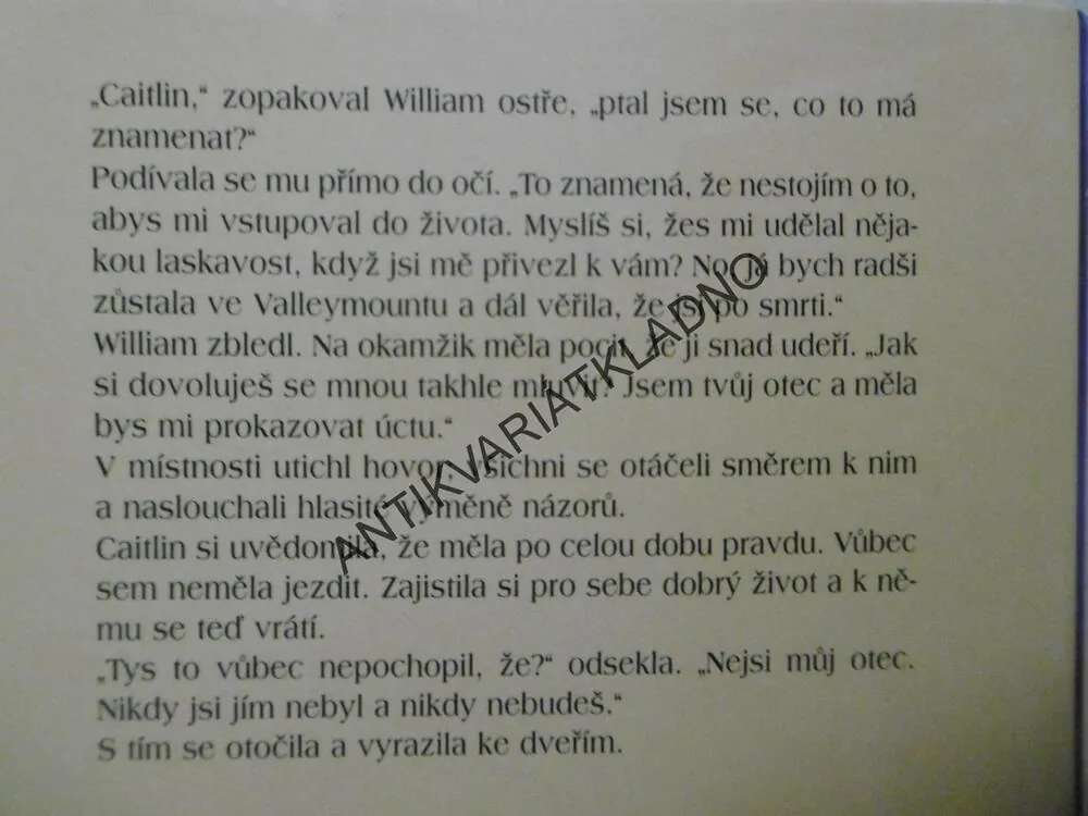 DCERY ŠTĚSTĚNY, TARA HYLANDOVÁ, **an