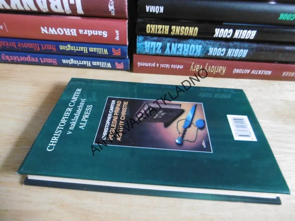STÍN VÍTĚZE, CHRISTOPHER CARTER, **an
