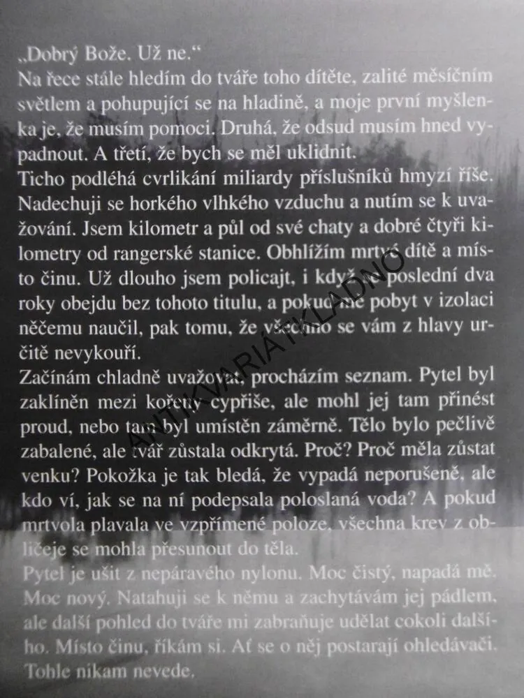 MODRÁ PŮLNOC, JONATHAN KING, **an