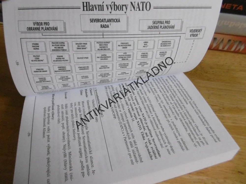 PŘÍRUČKA NATO, VYDÁNÍ K 50.VÝROČÍ, **an