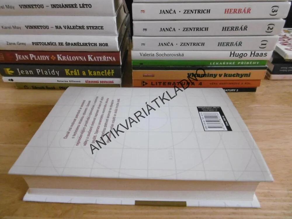 VESMÍRNÉ VÁLKY, MICHAEL. J.COUMATOS, **an