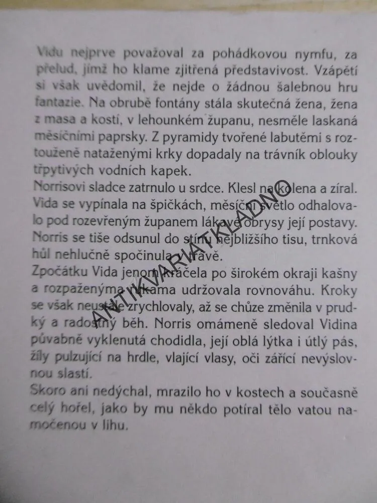 ZAMILOVANÝ POŠTMISTR, CARRIE BROWNOVÁ, **an