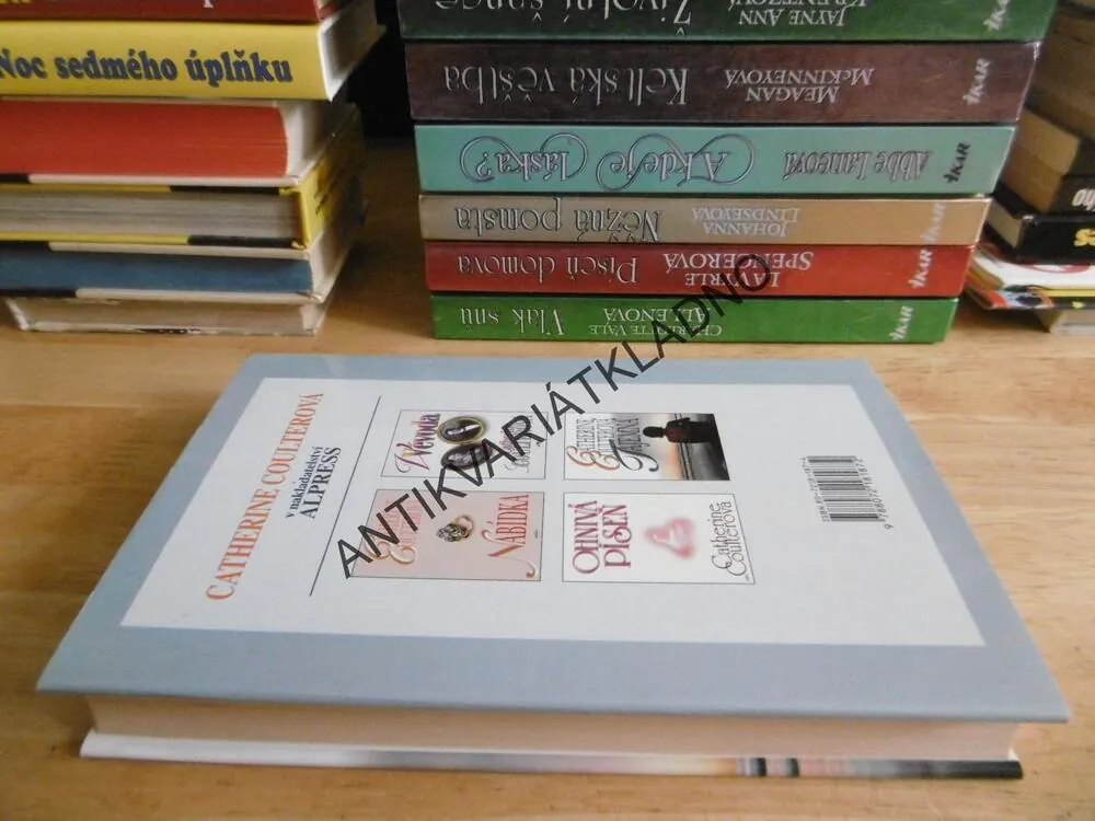 TAJEMNÁ, CATHERINE COULTEROVÁ, **an