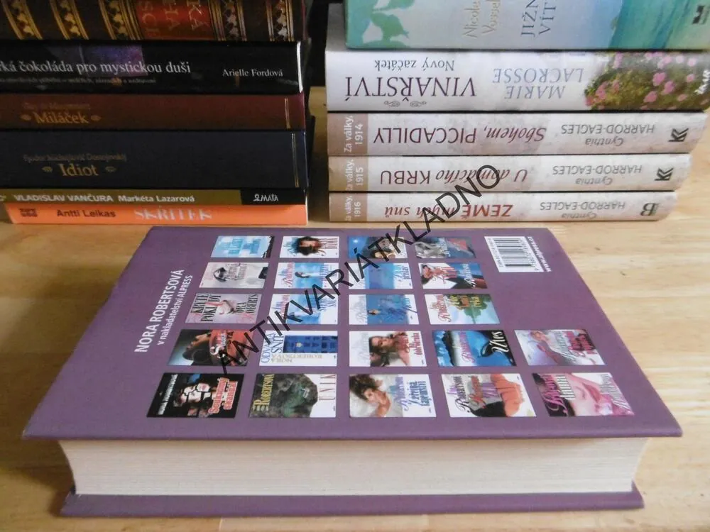 POSLEDNÍ PŘÍPITEK, NORA ROBERTSOVÁ, **an