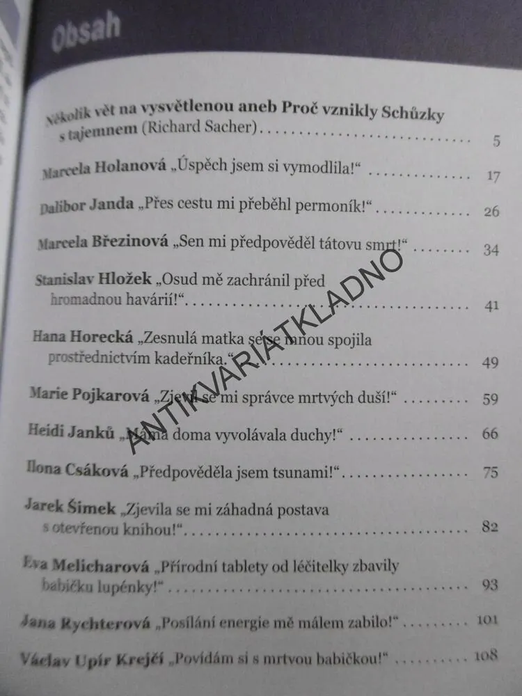 SCHŮZKY S TAJEMNEM, RICHARD SACHER, **an