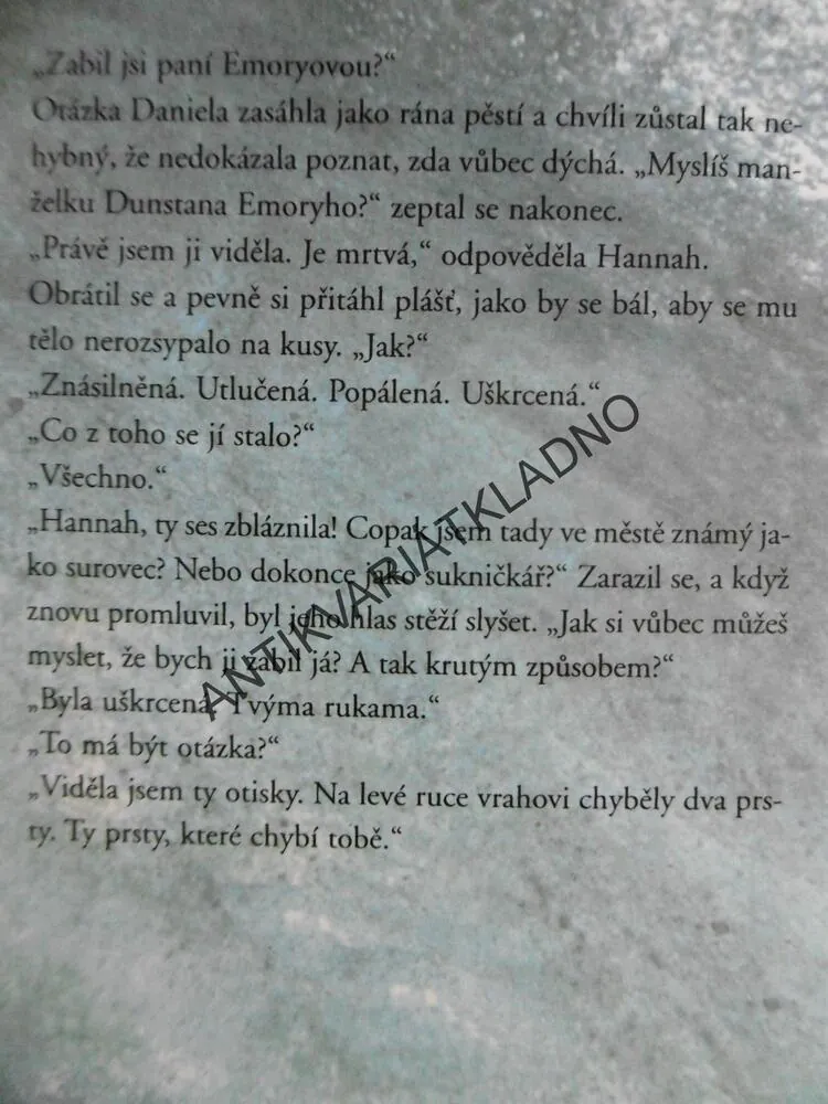 OHEŇ A LED, MARGARET LAWRENCEOVÁ, **an