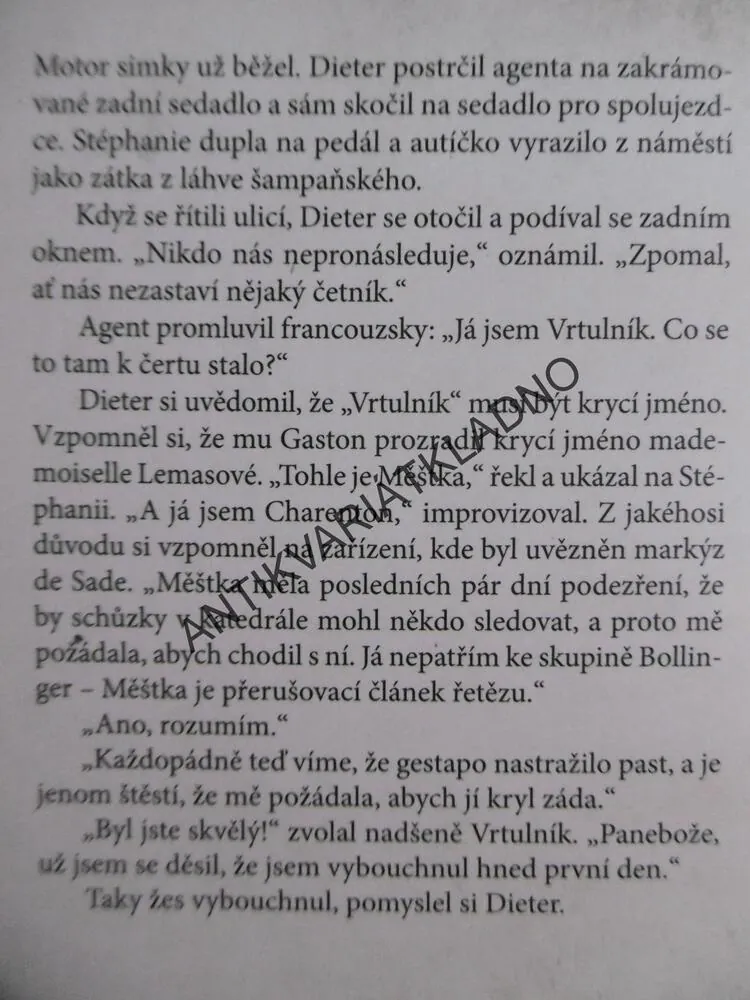 KAVKY, KEN FOLLETT, VÁLEČNÝ THRILLER, **an