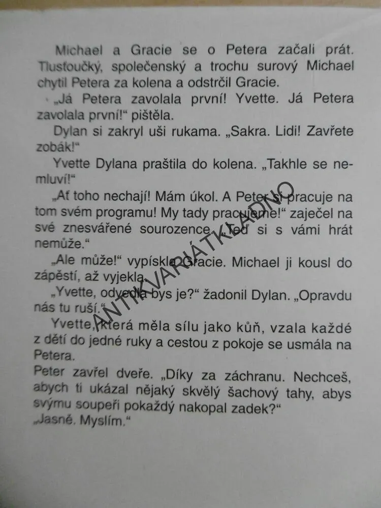CHLAPEC K DĚTEM, HOLLY PETERSONOVÁ, **an